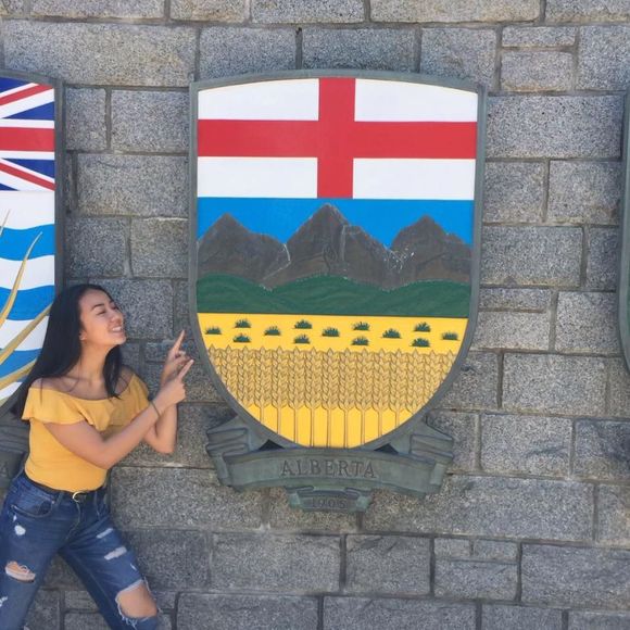 Meet your Posher, Leona - Picture 1 of 1